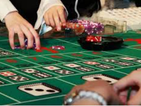 金女王模拟器(无限金币)2024最新版